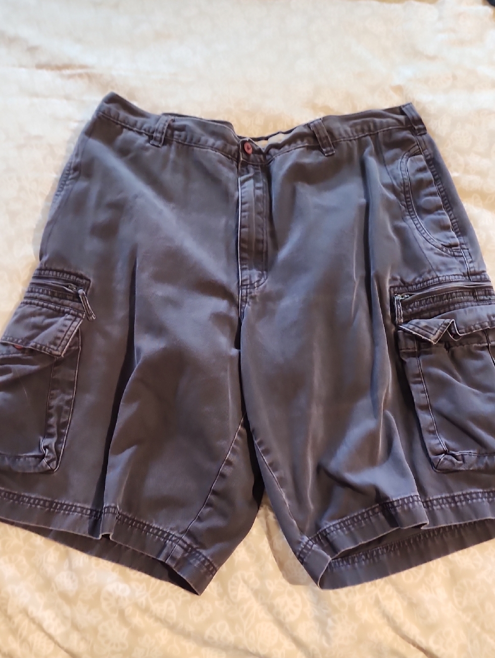 Lee Men's Cargo Shorts in Charcoal